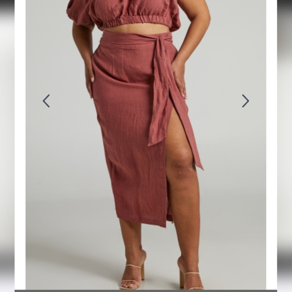 Amalie The Label Cleide Linen Midi Skirt in Dusty Clay 16 Side Slit - Picture 2 of 9